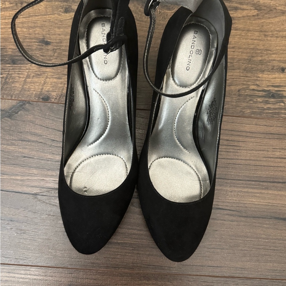 Bandolino Black Heels Elegant and Versatile